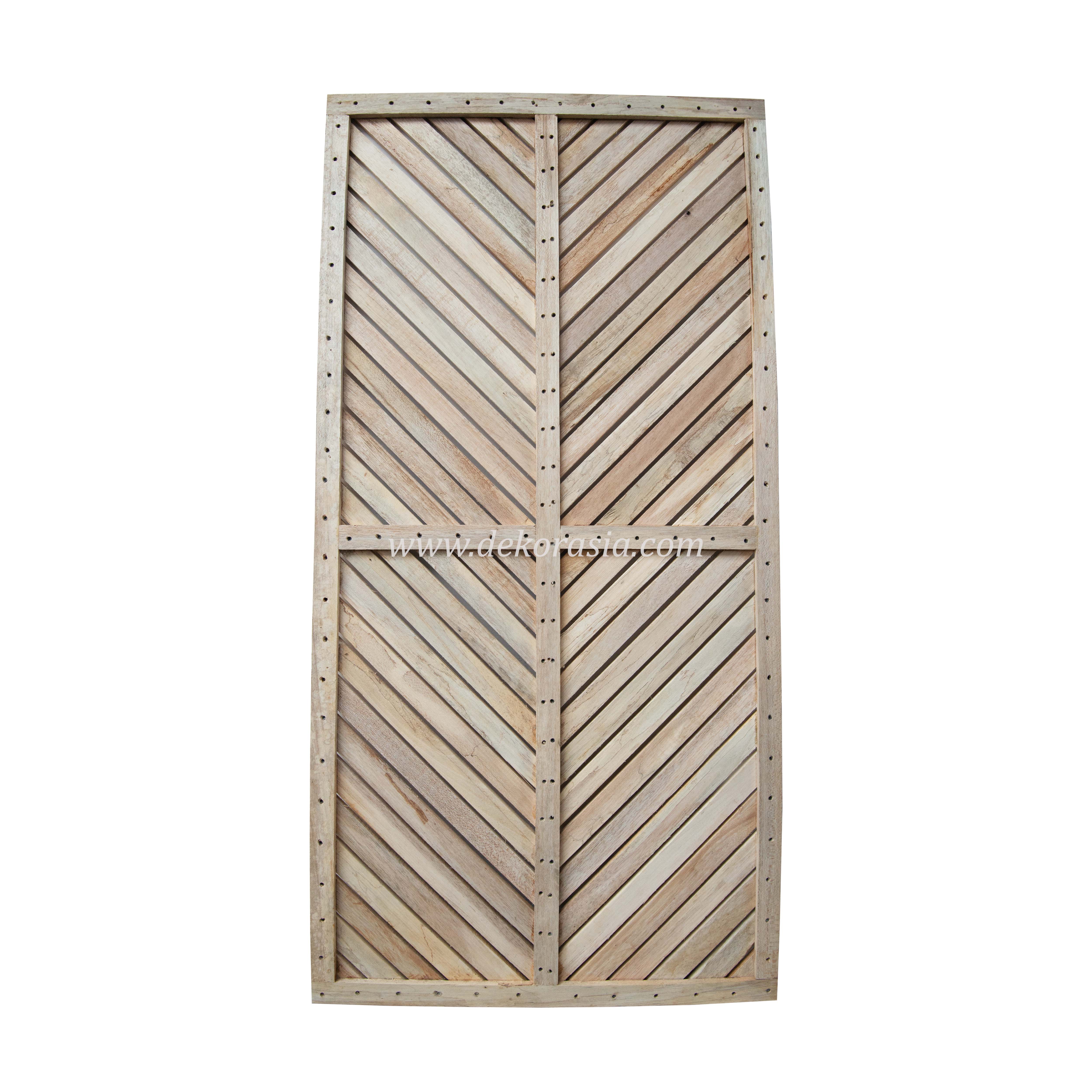 Wood Screen Kruing, Wood Panels Variation Pattern (Dipterocarpus kunstleri) - V Pattern Design Wood Fence